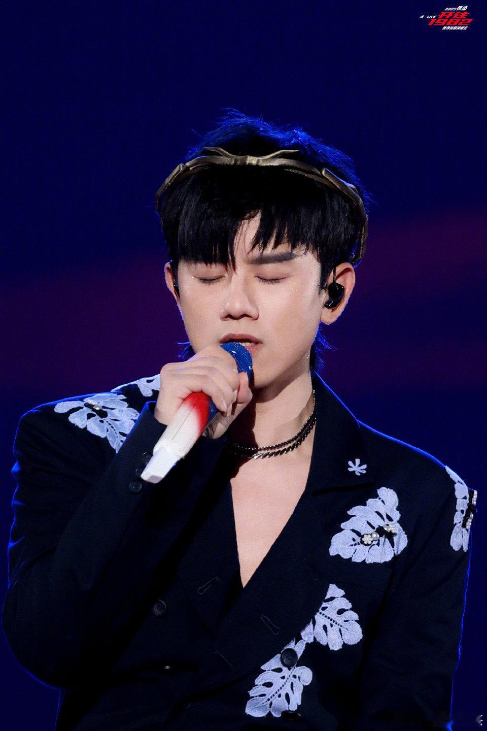 张杰解约案天价违约金是粉丝凑的 2008年的旧账翻到2026年？造谣能不能有点新