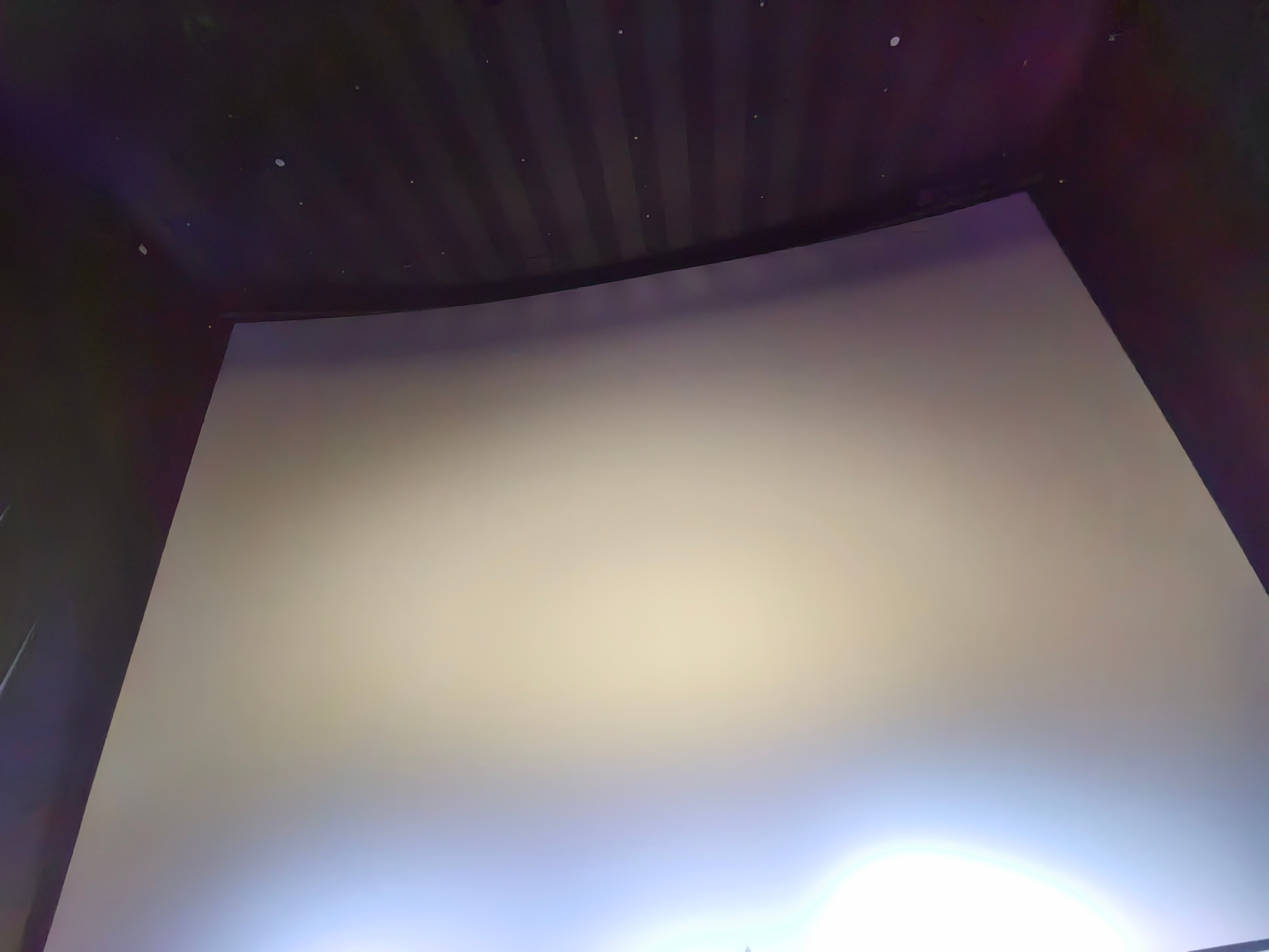 从这出来，所有人满脸洋溢着“这辈子有了”的满足表情。北京真的只有这块银幕可以满足