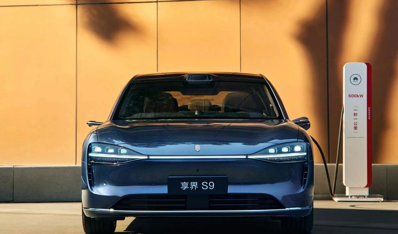 30万级豪华卷王！享界S9凭这实力，让56E都慌了？提起鸿蒙智行，大家第一反应是