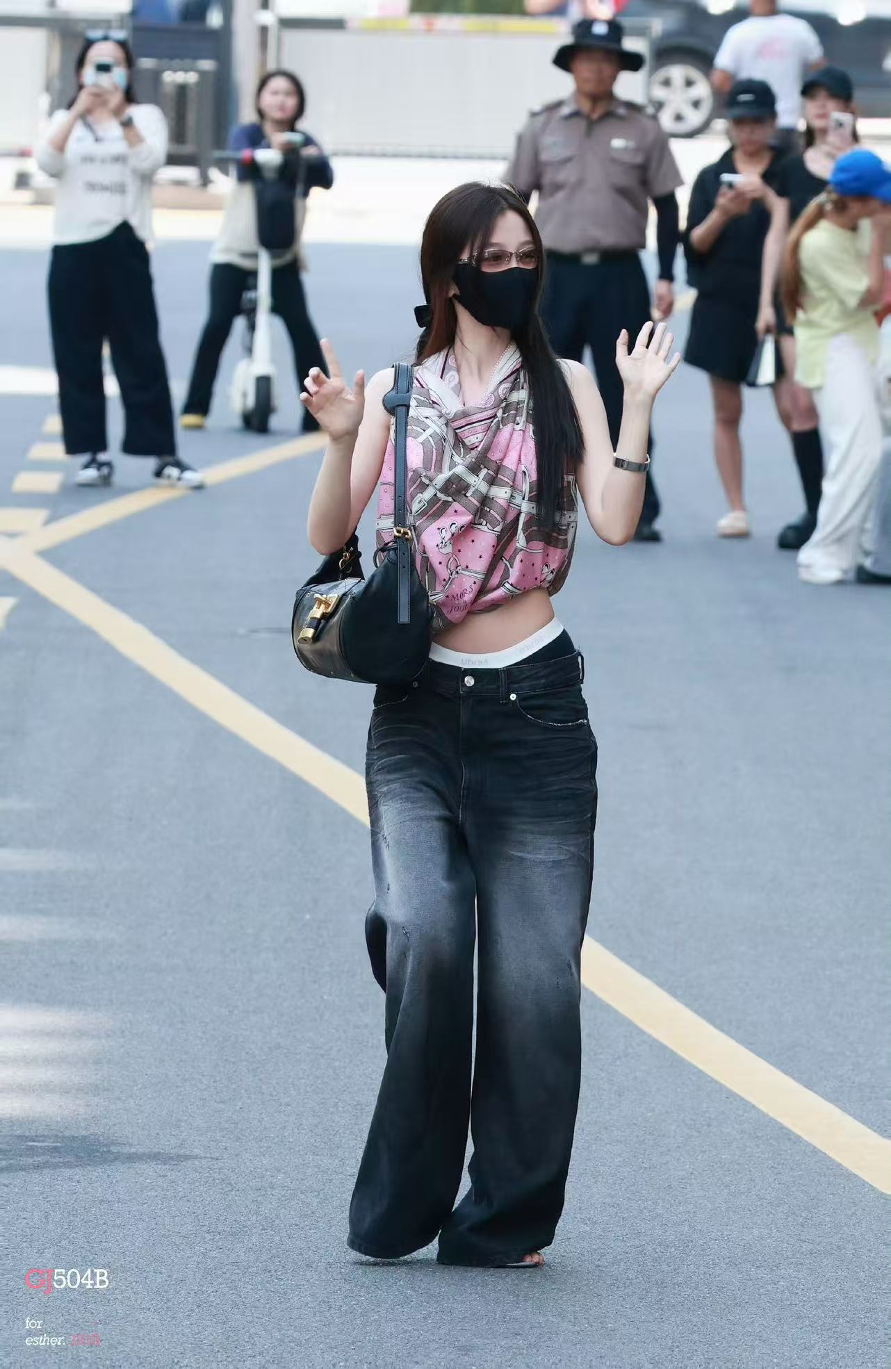 虞书欣私服 EstherStyle私服穿搭来自星星的穿搭 🔗千禧辣妹风穿搭26