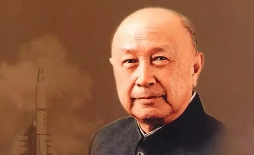 他咋不想想回到中国搞个芯片工厂，用自己的能力回报生养他的这片土地，为祖国的芯片事