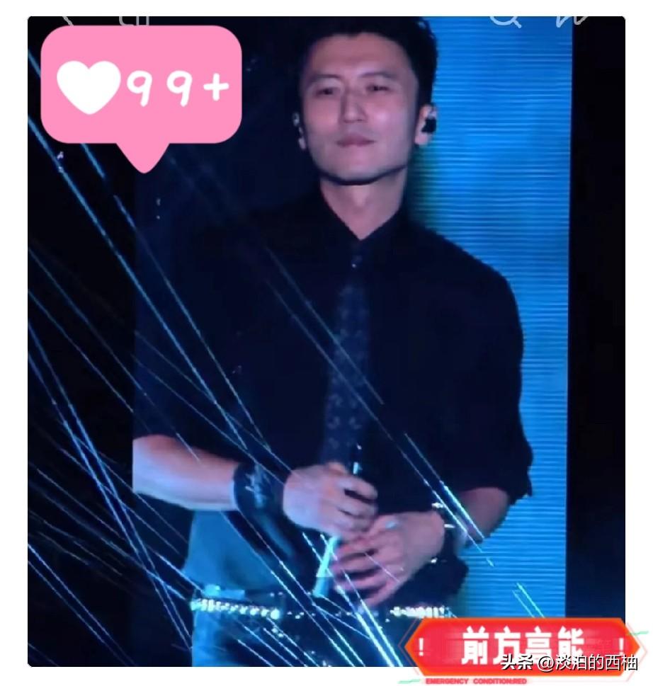 我严重怀疑，
谢霆锋爸爸去世，还要开演唱会
不是为了圈钱，也不是为了翻红，纯粹是