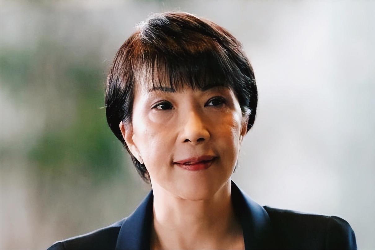 1月17日，一则劲爆消息传来！

沉默整整一周后，日本首相高市早苗终于坐不住了，