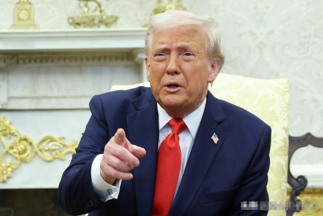 特朗普恐怕没料到，大批军火还没运抵台岛，中方一招直打美国七寸，
12月26日，我