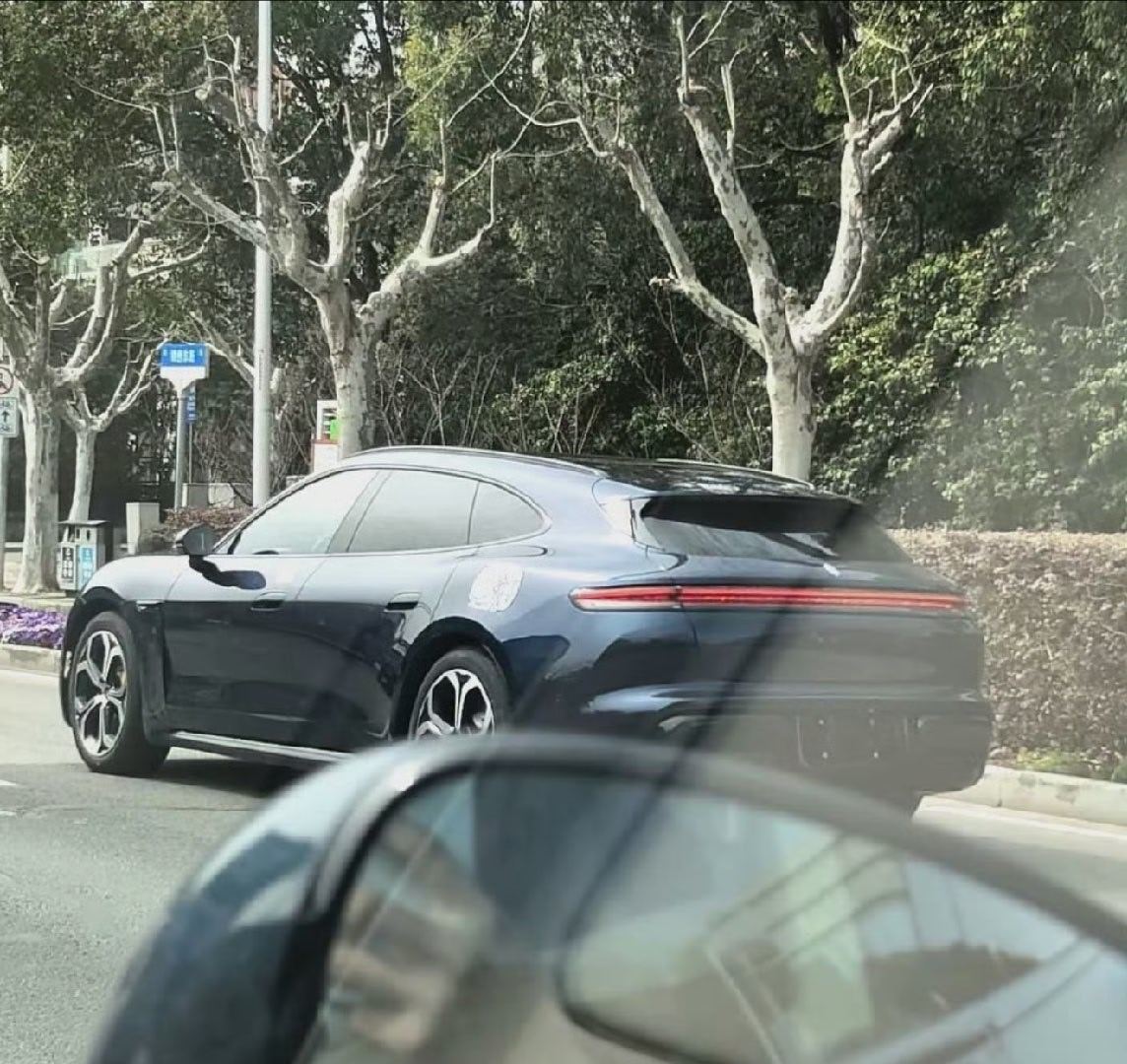 看来是“杜维埃蓝”鸿蒙智行两台旅行/猎装车都太给力了 