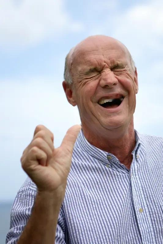 人到老年最值得炫耀的是什么? 人到老年，很多人爱炫耀退休金、儿女出息，但真正值得