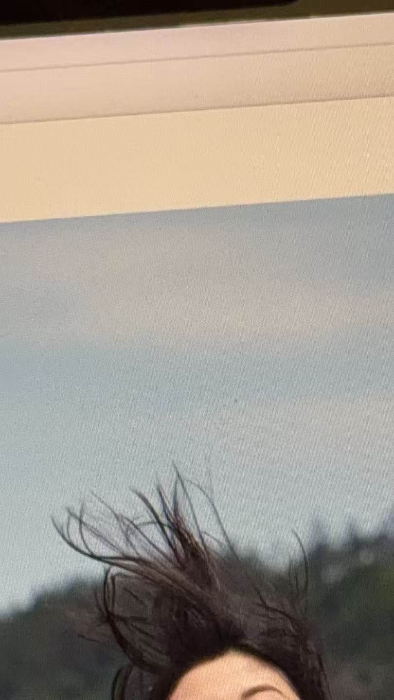 在看今天照片想问多大的风能给我吹成这样啊