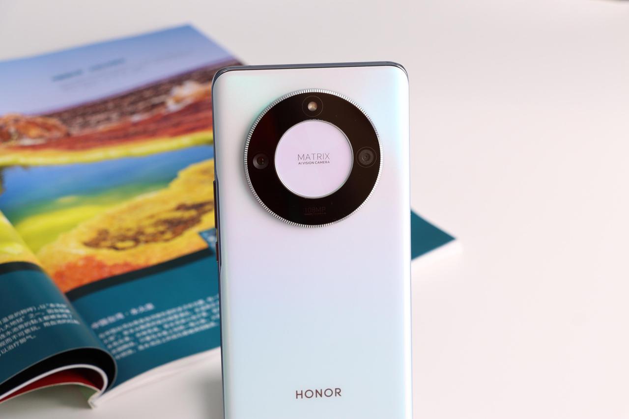 [我想静静]16GB+512GB，5800mAh大电池，荣耀这回豁出去了，跳水到