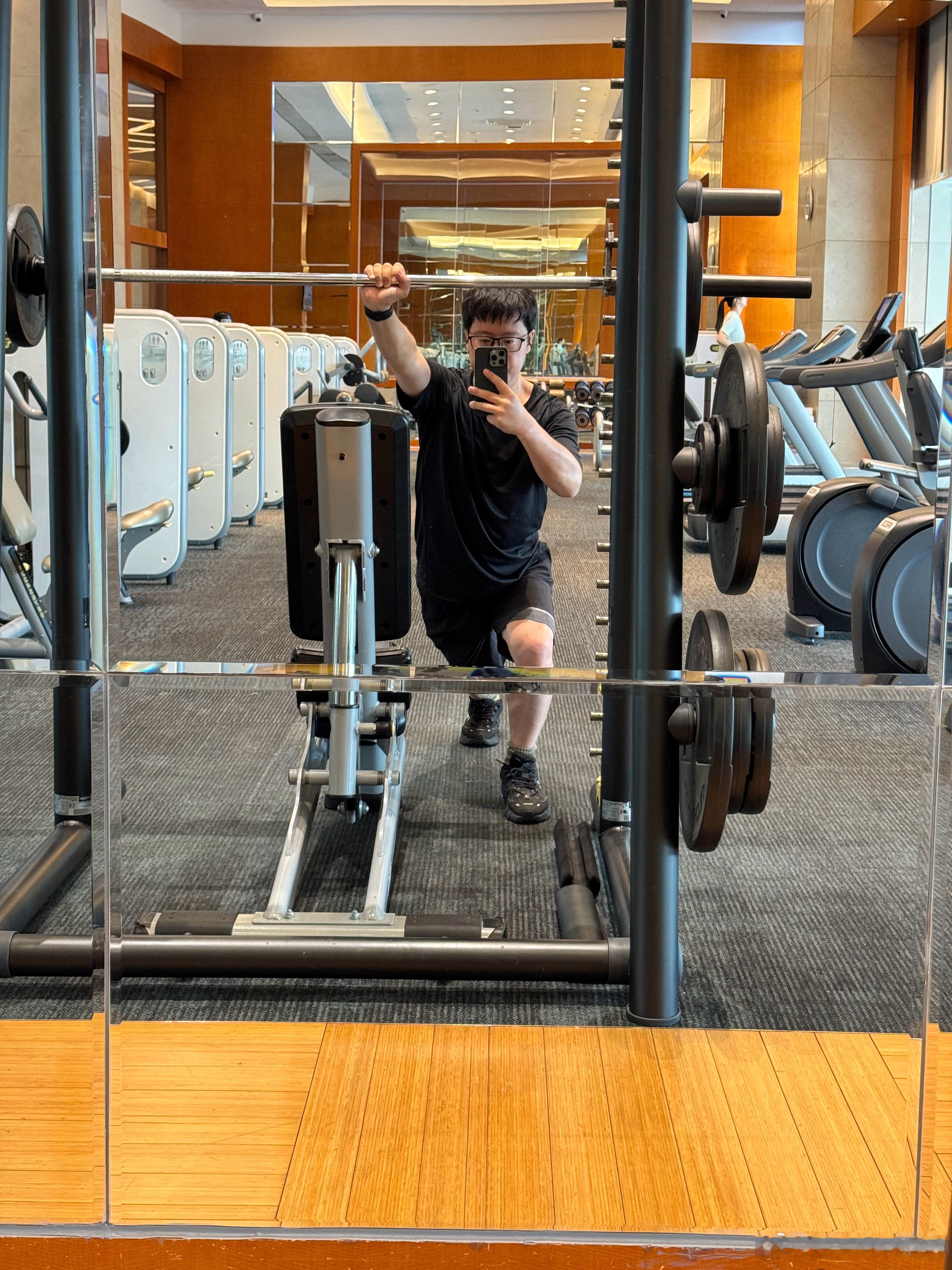 这是只有减肥人才懂的快乐减肥让我快乐~特别是打卡各个地方的健身房…… 