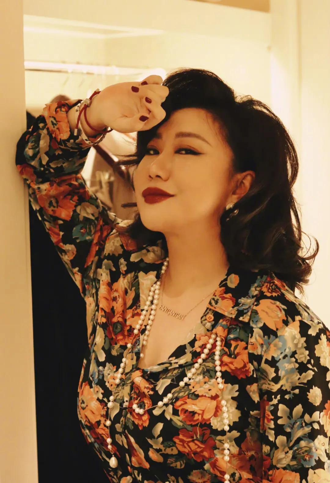 在《爱情保卫战》中曾有这样一对情侣：女孩总是倾向于在微信上与男友争吵。每次吵架，