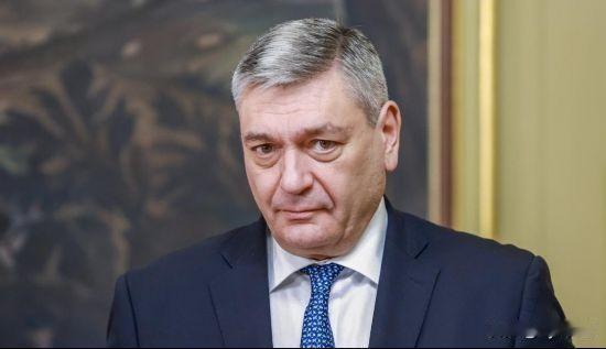 俄罗斯正式对日本断油了
近日俄罗斯外交部副部长安德列·鲁登科明确表示：日本政府对