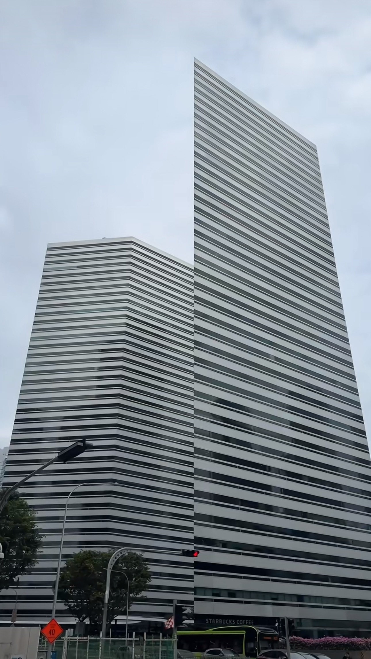 新加坡纸片写字楼图2是“刀刃”位置的办公室这个造型会不会影响周围的风水？