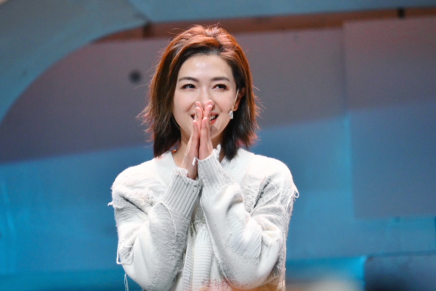 #万茜[超话]# wq#万茜icy# wq#万茜你好疯子# 你逆光而来，为舞台而