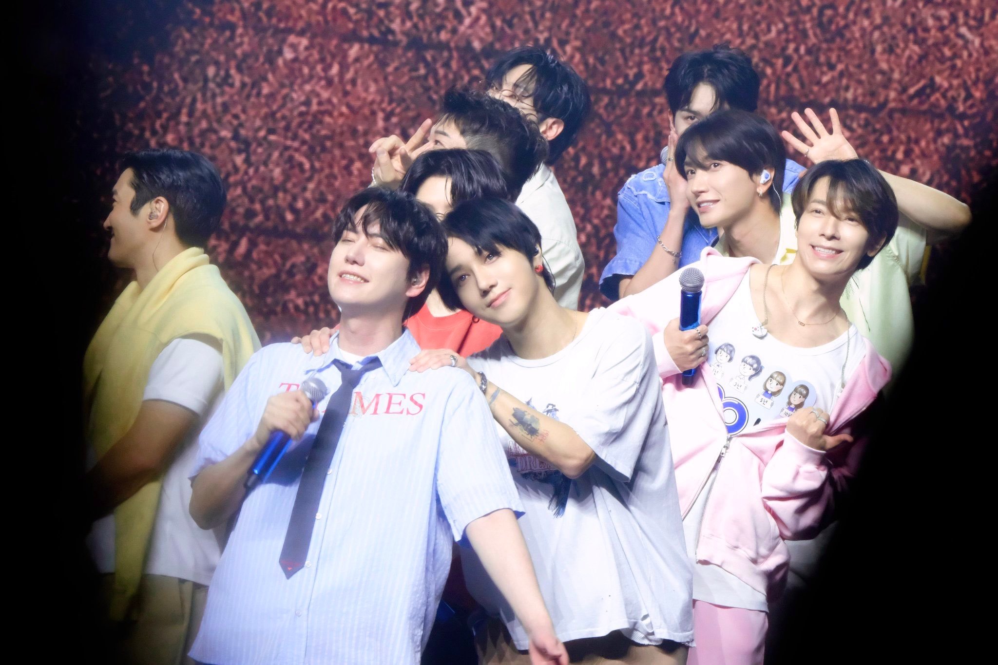 “CB百蓝_。251204金钟云 TW更新：Aquí se puso muy f