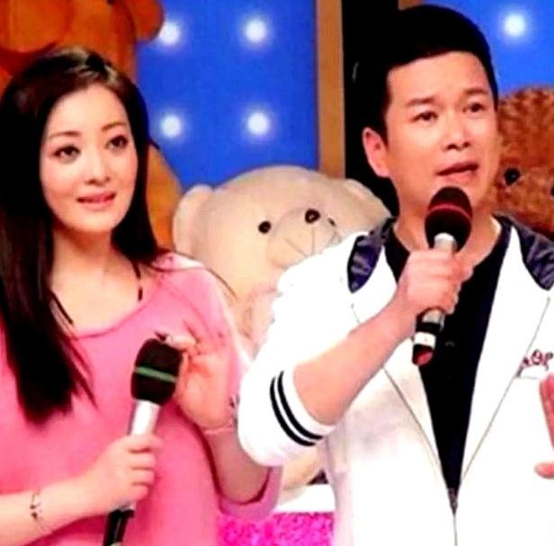 离婚17年后，那个抛弃孙智君，让她独自对抗病魔的赵志刚，现如今怎么样了？
 
提