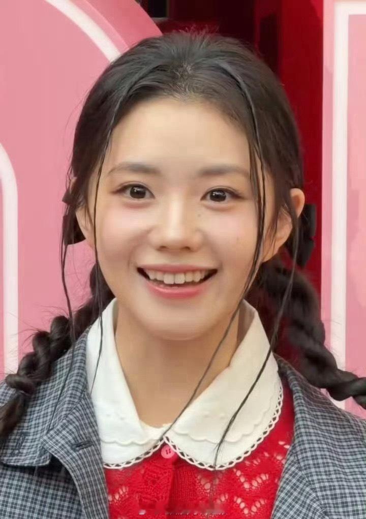 赵今麦、刘浩存今日同品牌活动生图，这次的造型都还可以吧