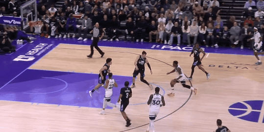 亚历山大和坎宁安——东西部榜首的两位王牌——终结都比较老派：亚历山大的终结风格，