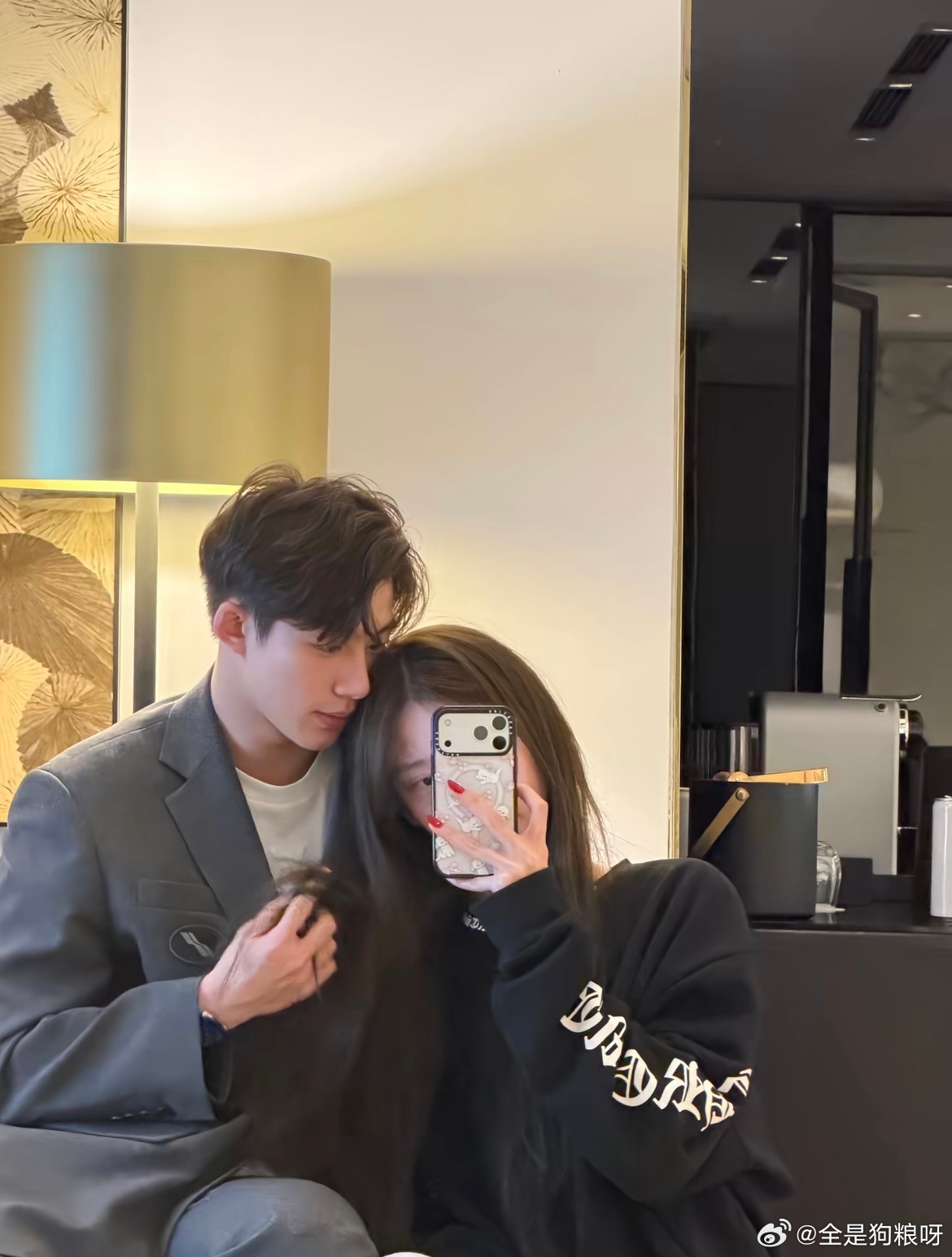 和喜欢的女孩去坐游艇啦 