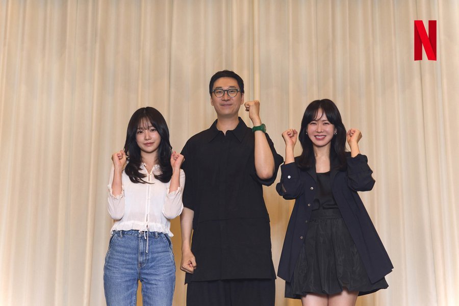 孙艺珍x曺柔理确认出演网飞原创剧韩剧variety 剧情：制造明星的人，追逐明星