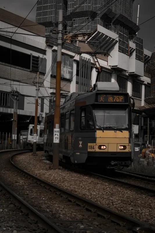 很多人把汽车的“乘坐感受”和它的“驾驶性能”混淆了。

一旦平台规格确定，车辆的