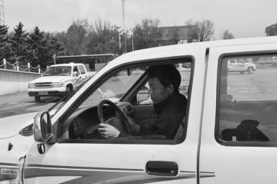 59岁阿姨为接送孩子考驾驶证D照，背后隐藏着怎样的故事？也许你会觉得，这只是一个