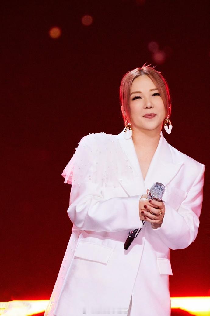 周笔畅卫兰rnb丝滑转音 唱的真好听呀，这转音也太丝滑了吧！听姐姐们唱歌简直就是