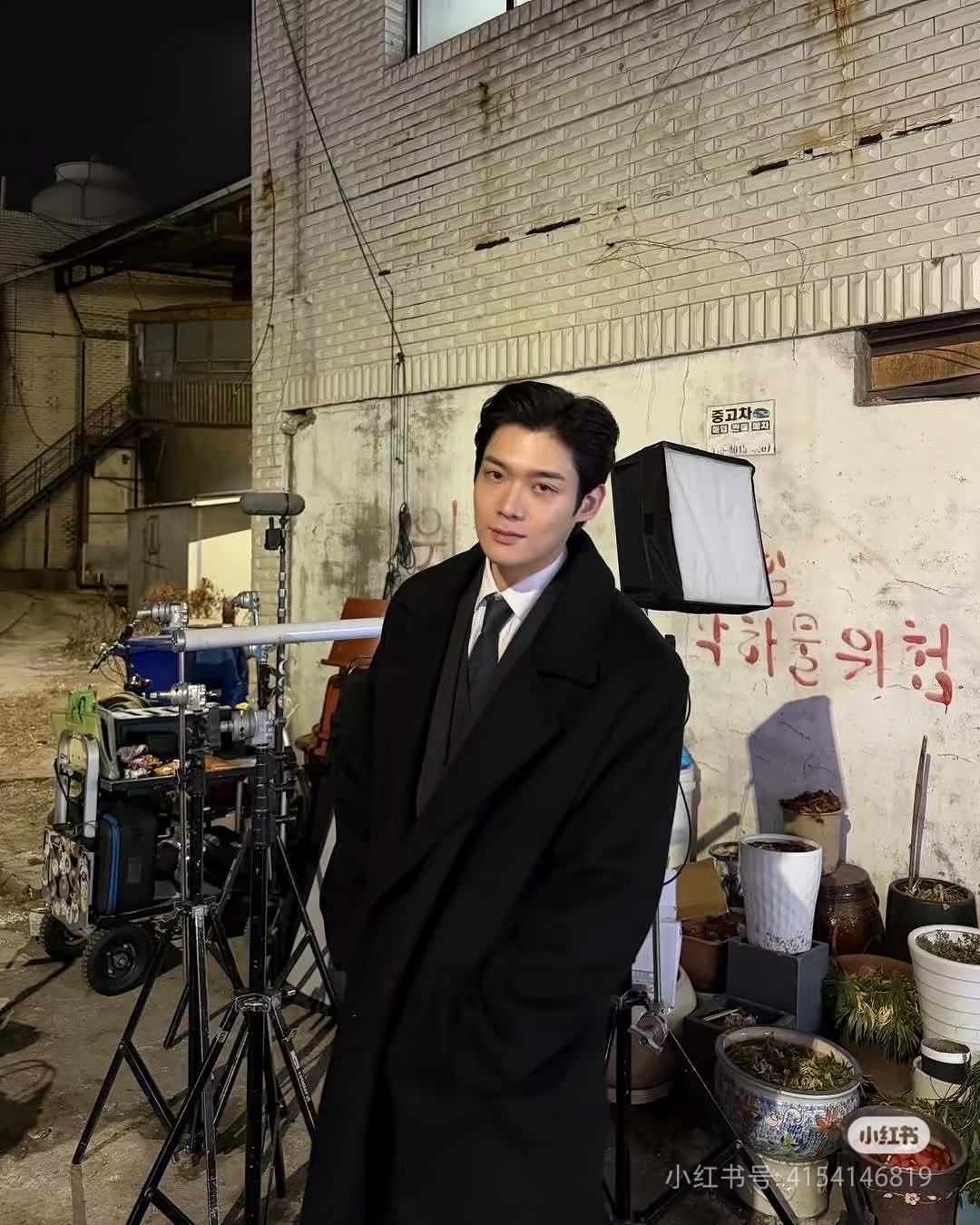 棒子还是多弄点大背头，把顺产头，油的发亮刘海造型封杀了看看男人，这日子太无聊了