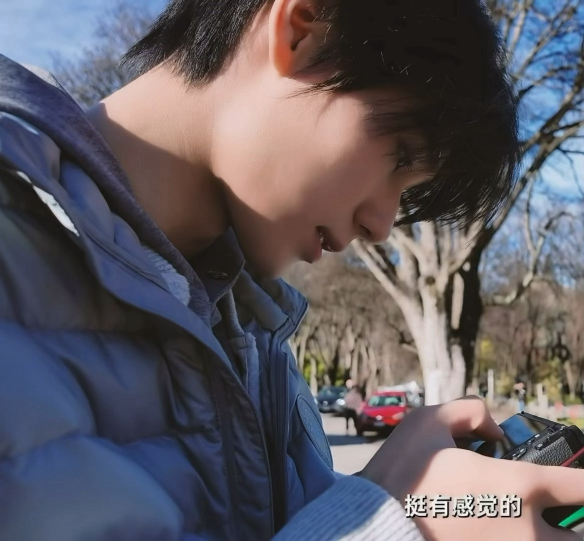 什意思这根根分明的睫毛，睫毛精来的 