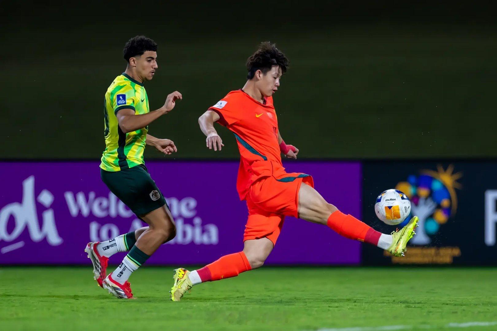 昨日U17亚洲杯赛后，李钧鹏更新社媒并配文：继续干吧兄弟们！🇨🇳🏆自由橙山