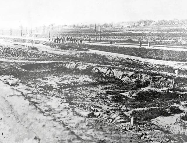 1931年9月18日，日本关东军独立守备队第二大队第三中队所属的河本末...