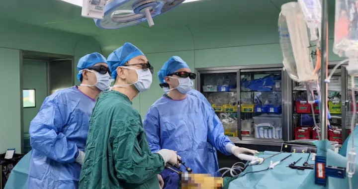 陕西老人食管被肿瘤堵死，连水都喝不下 武汉医生“钥匙孔”微创手术助其重获进食自由