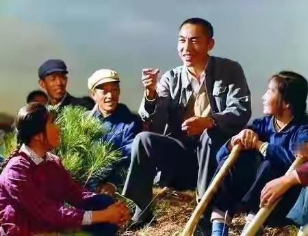 描绘美丽乌托邦，在空中架设桥梁，掩饰现实中困境，互斗中忘却忧伤。

这首打油诗，