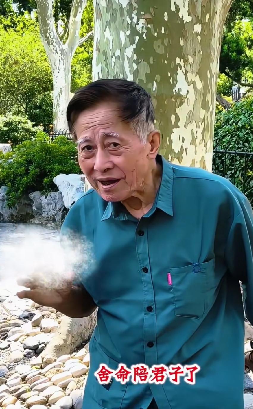 上海建工爷叔成为网络“红人”，很多人意想不到！其实，网红不一定就是开店、直播带货