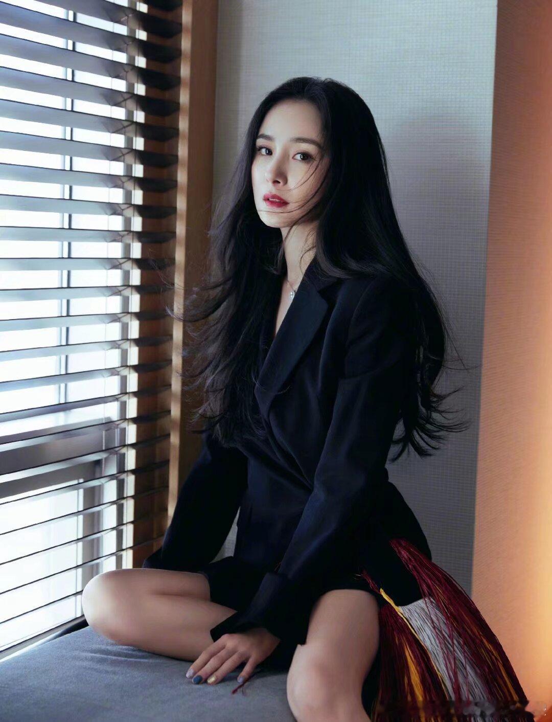 杨幂  🦊杨幂库迪咖啡全球品牌代言人 如果我们的生活充满了以前另一种未知的可能