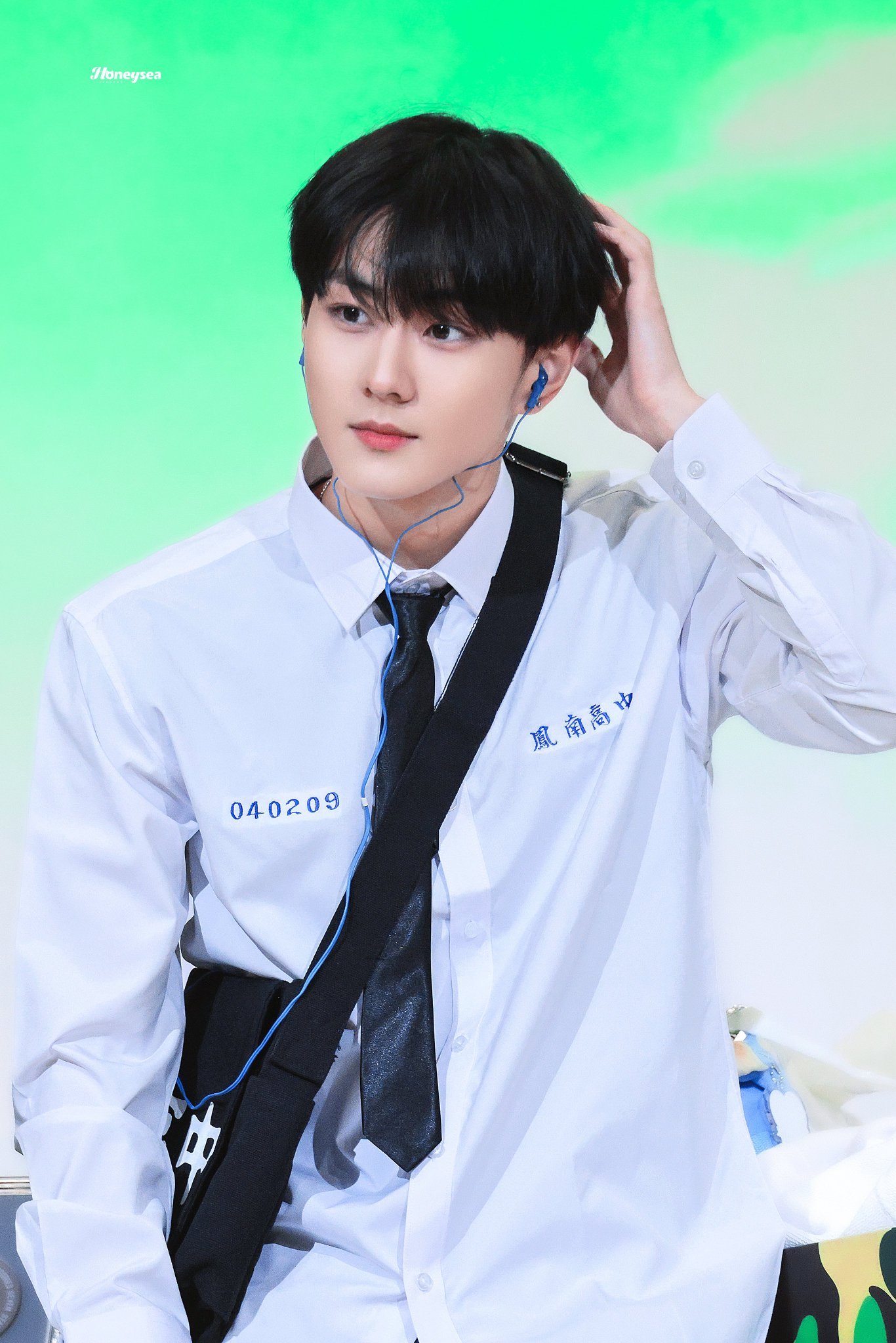在学校高低要给学长写209封信情书💌 ​​​