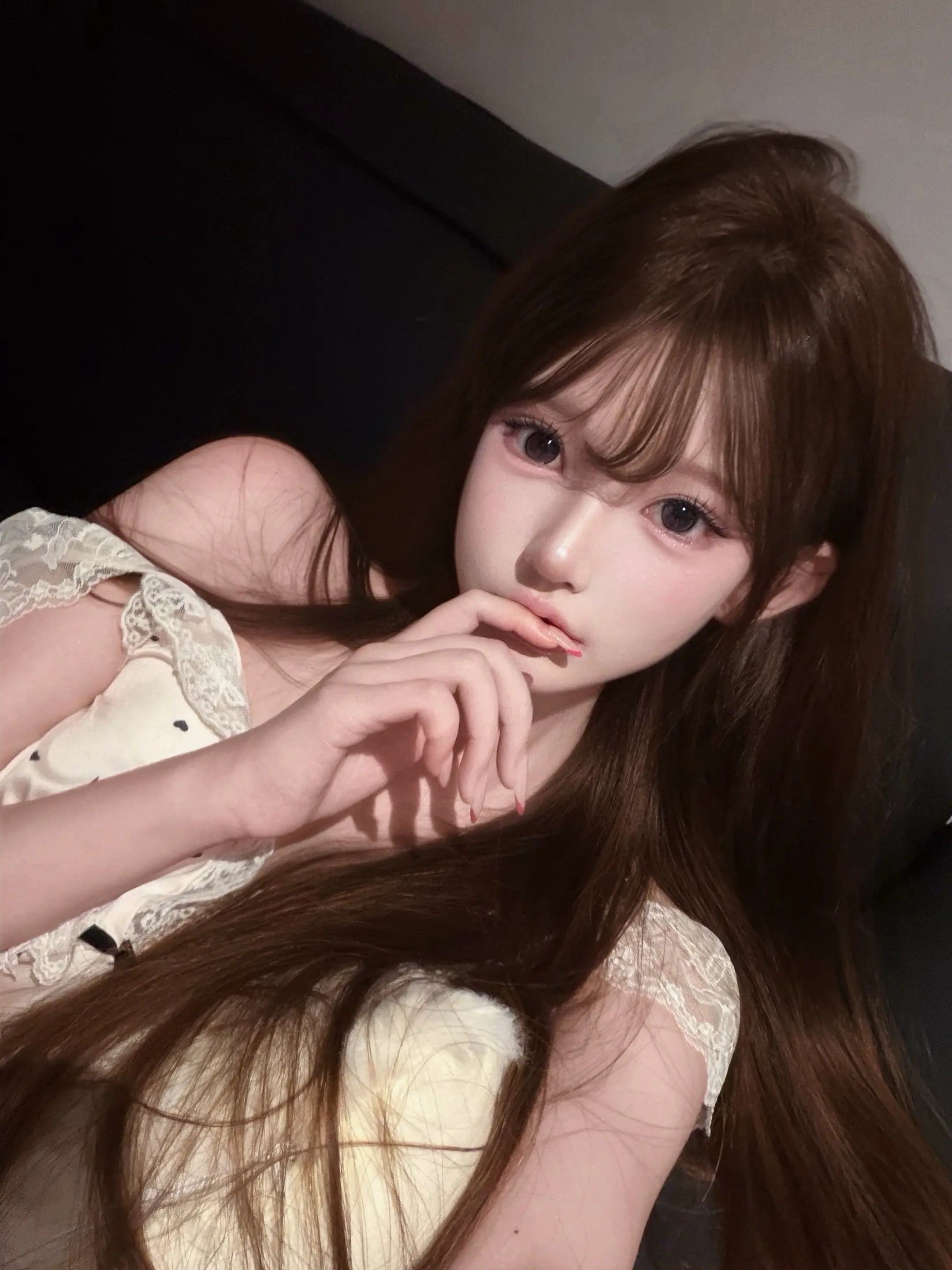 就算抓的如此紧如此痛 在另一个人眼里不过是露水情缘