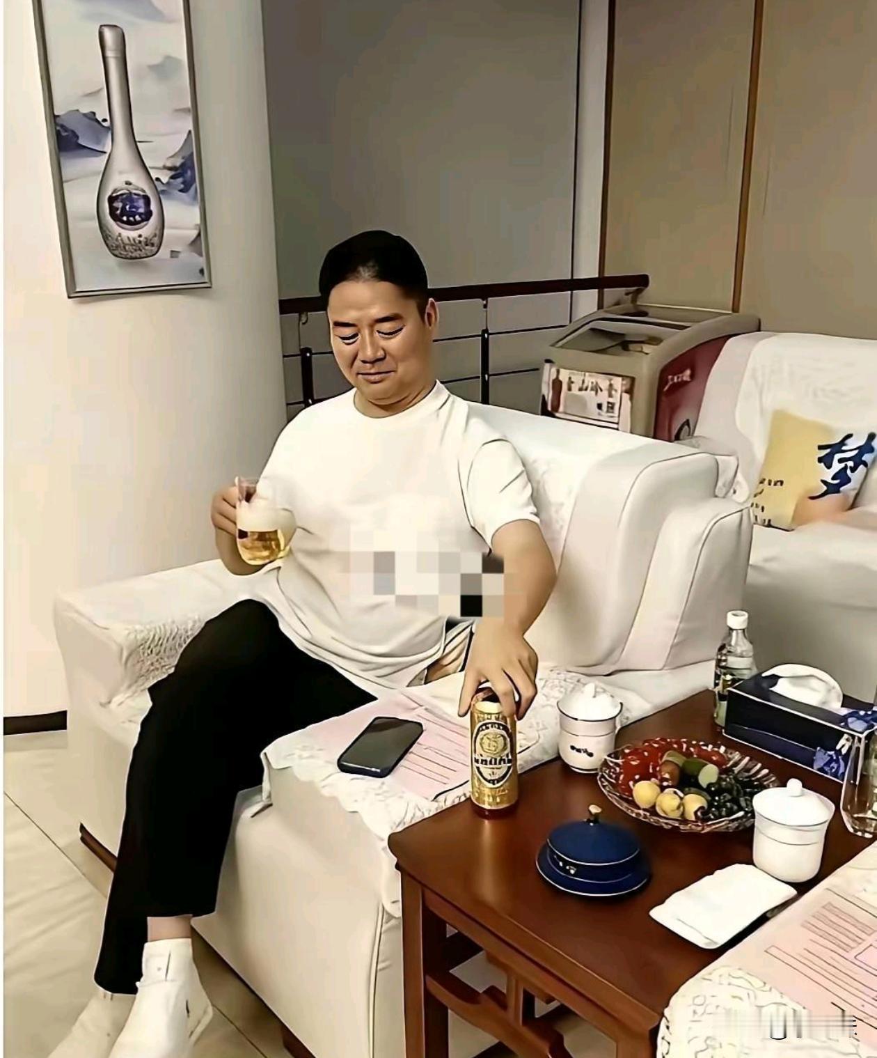 事实证明，越富有，生活越简单
不然你看看刘强东