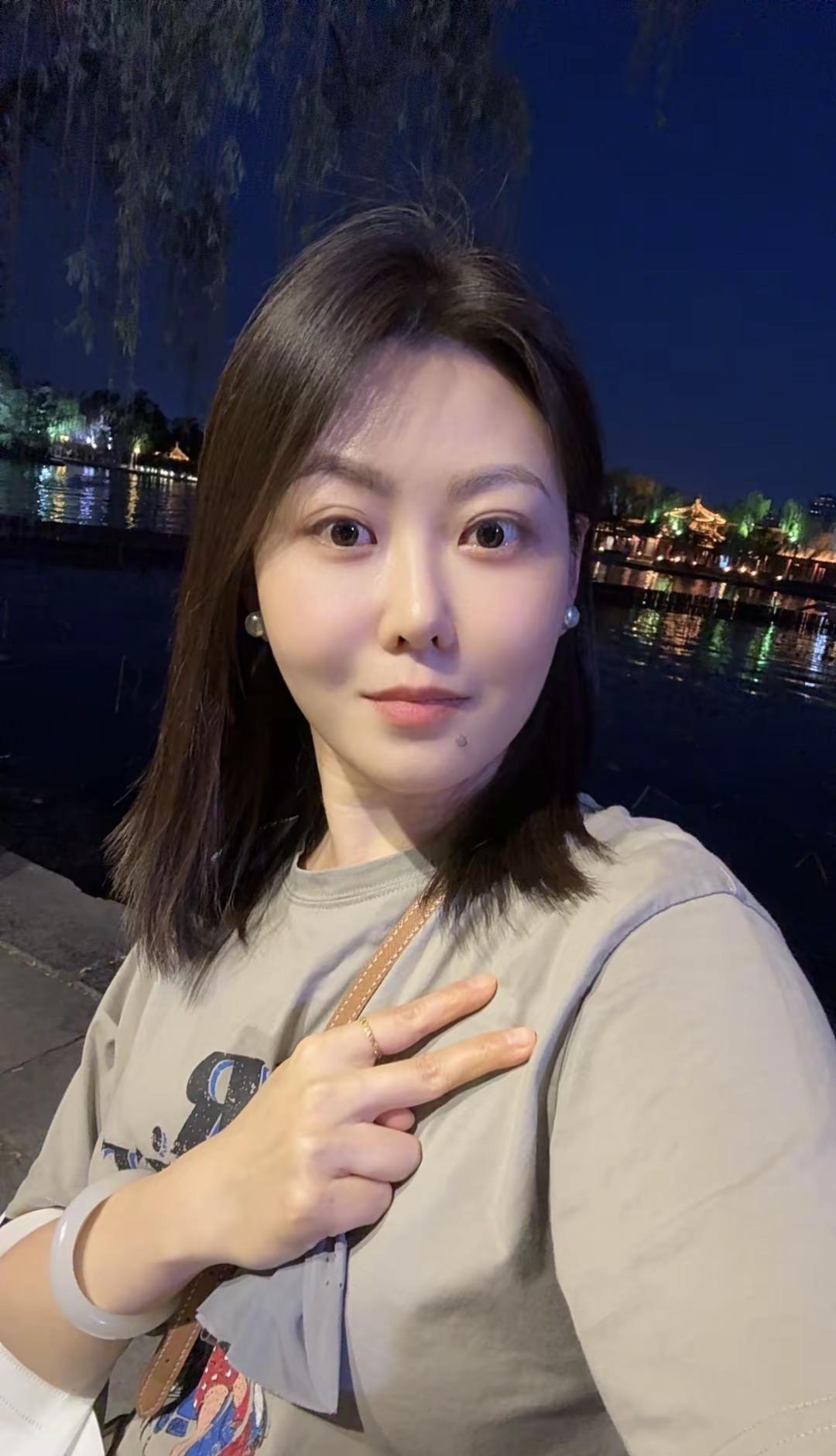 城市的边边角角，济南的天出个门鼻涕一把泪一把的，各种杨树毛子柳树毛子崩溃啊杨絮柳