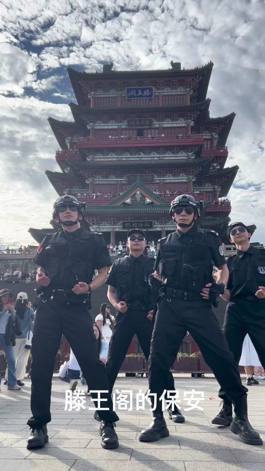 滕王阁保安火了：还在读书假期兼职，他凭什么让全网喊“升职加薪”？
滕王阁 网红保