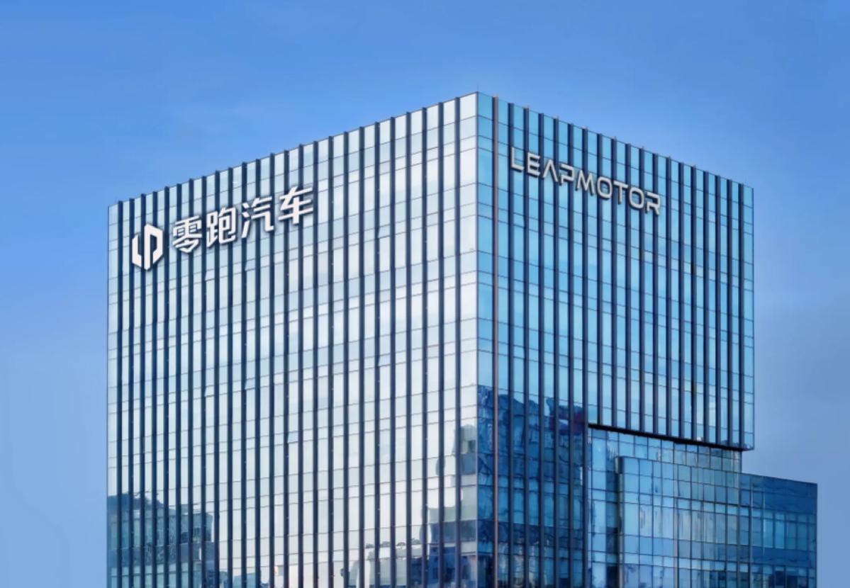 浙江新能源汽车产量跃居全国第三，背后的功臣都有谁？
 
3月5日上午，我们在政府