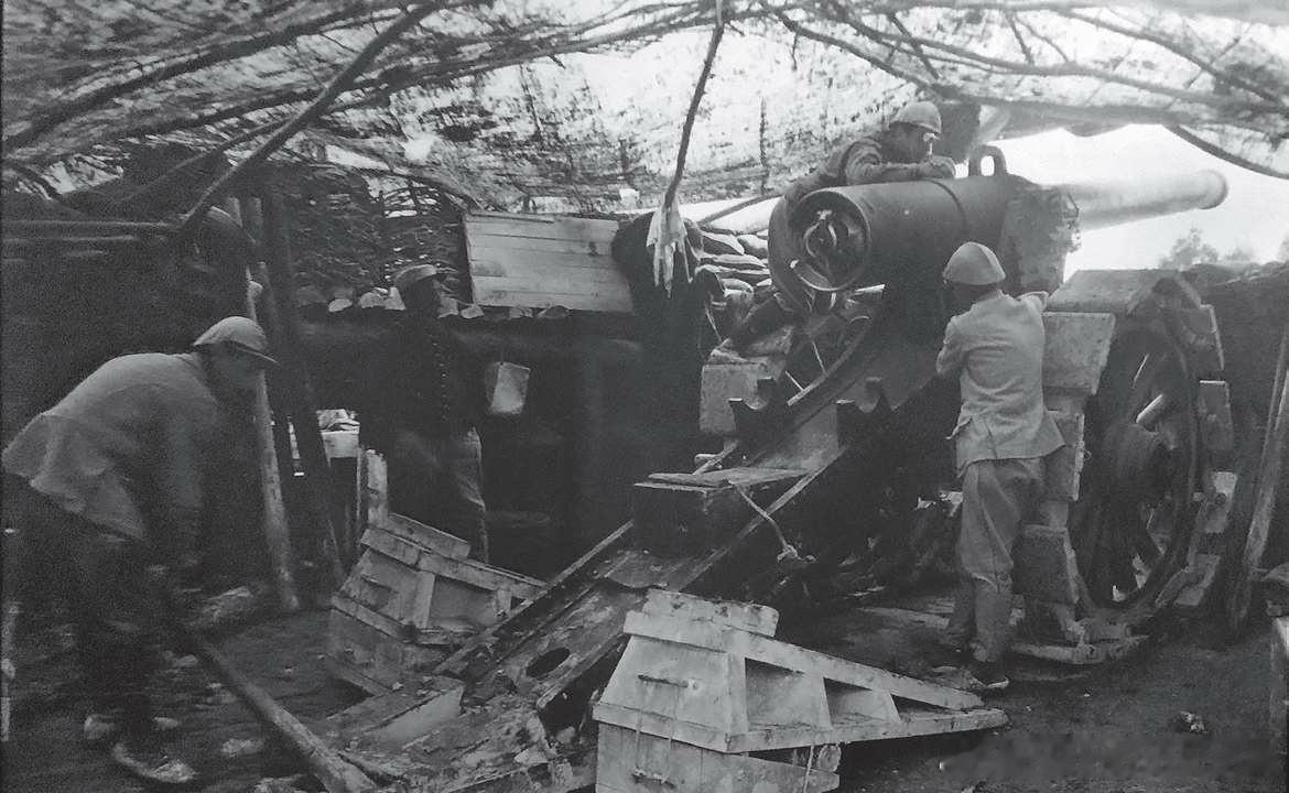 1916-1917年法军掩体中的邦奇155mm大炮军事历史全触达