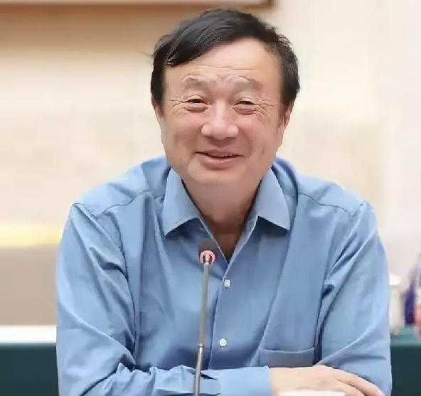 2026年5月，81岁的任正非登上央视《新闻联播》，全国都在猜华为要在芯片上放大