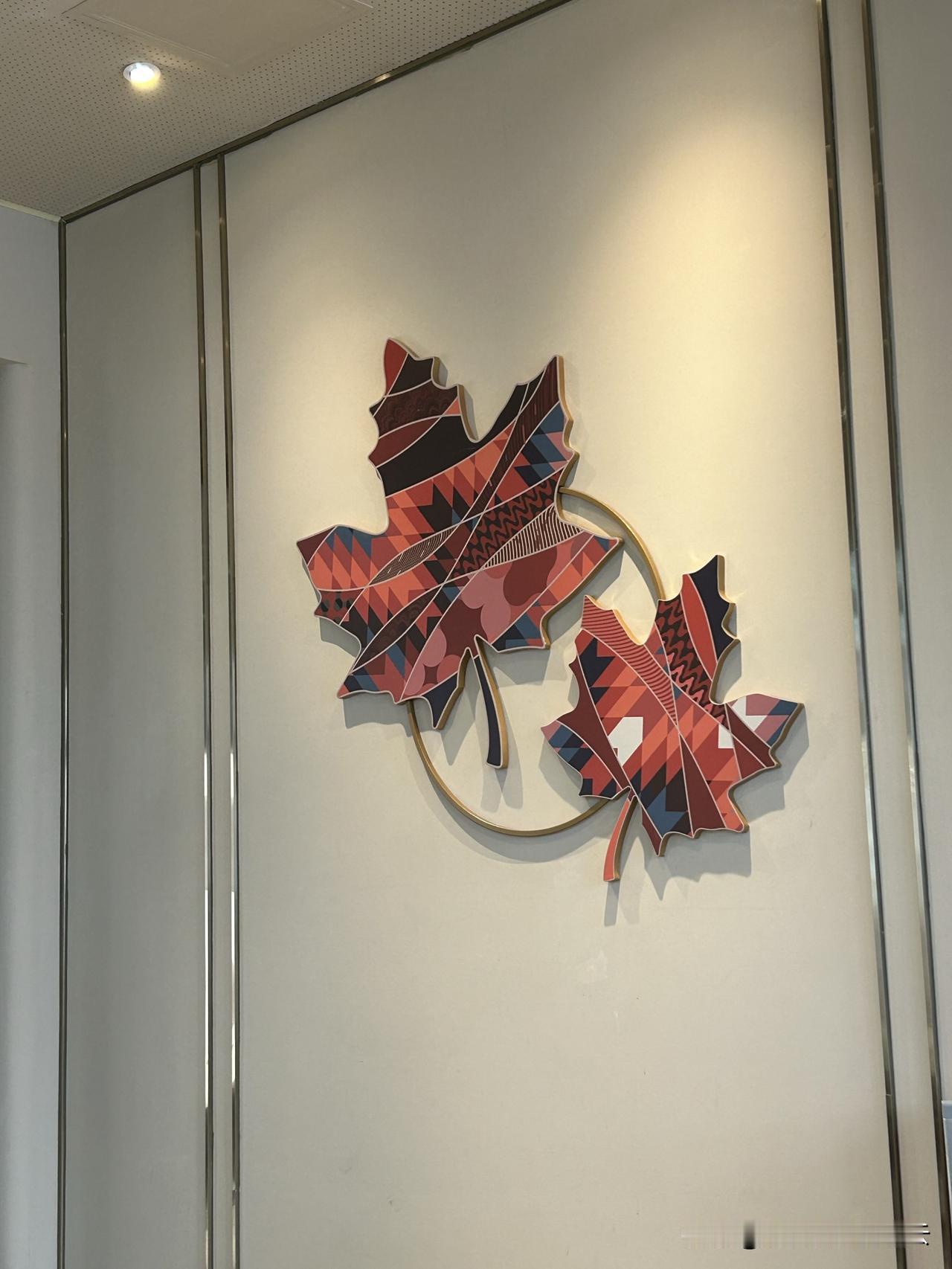 这个世界大多数时候是二元对立的，或者也有一部分是中立位置，最常见影响力最大的就是