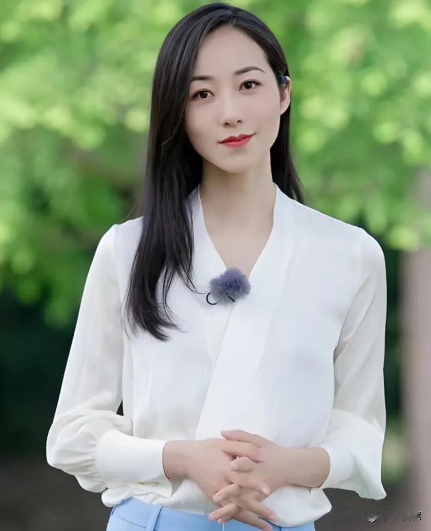 娱乐圈里既漂亮又有演技，最干净的15位女明星，最后一位人人都喜欢。
第1位——杨