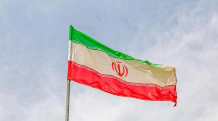 真不知道伊朗还怎么打下去！最高领袖哈梅内伊死了，伊朗伊斯兰革命卫队总司令穆罕默德