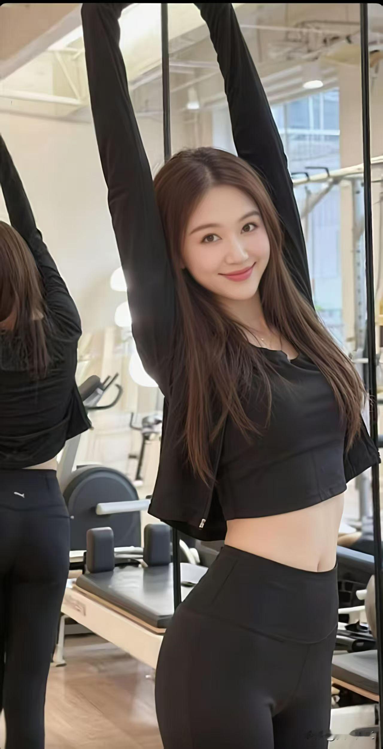 💪 在健身房的快乐时光
健身日常 运动女孩
