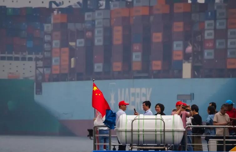 中国最高立法机关周六批准了对外贸易法的一项重大修订，以应对长期贸易战的法律工具。