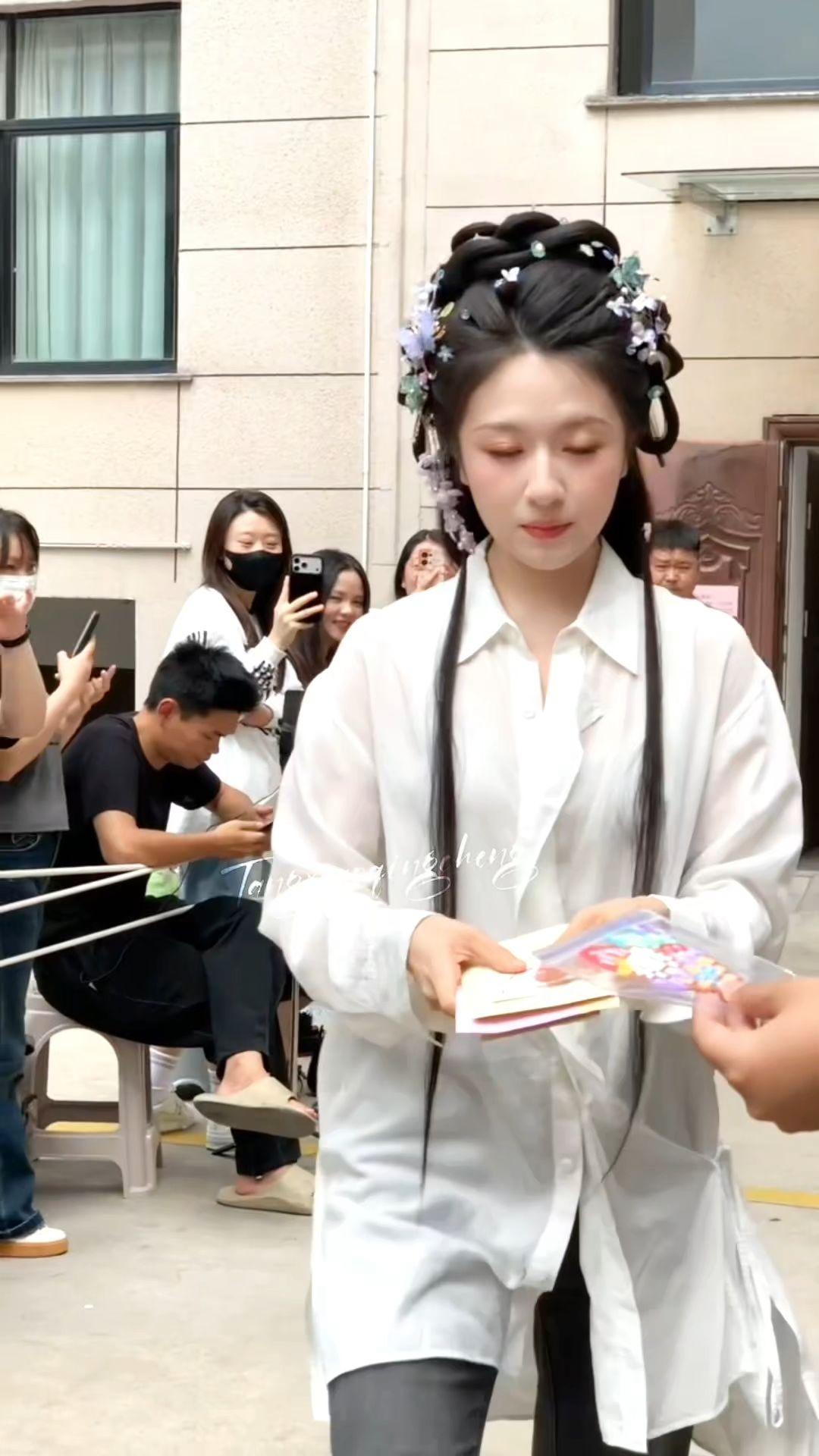 饱饱今天出妆也是越来越美啦