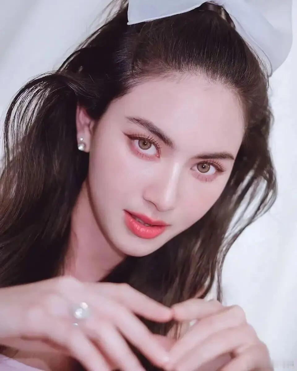 泰国神颜mai被称为“泰国迪丽热巴” ​​​