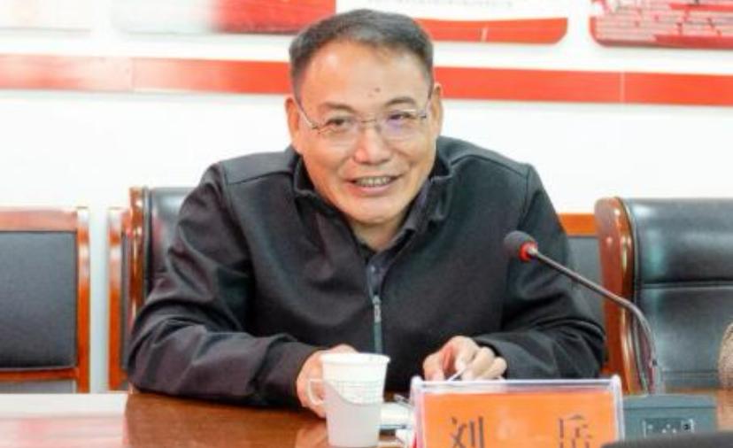 今天河南省郑州市的刘岳出事了
刘岳在河南郑州工作了好多年
曾经当过郑州技师学院的